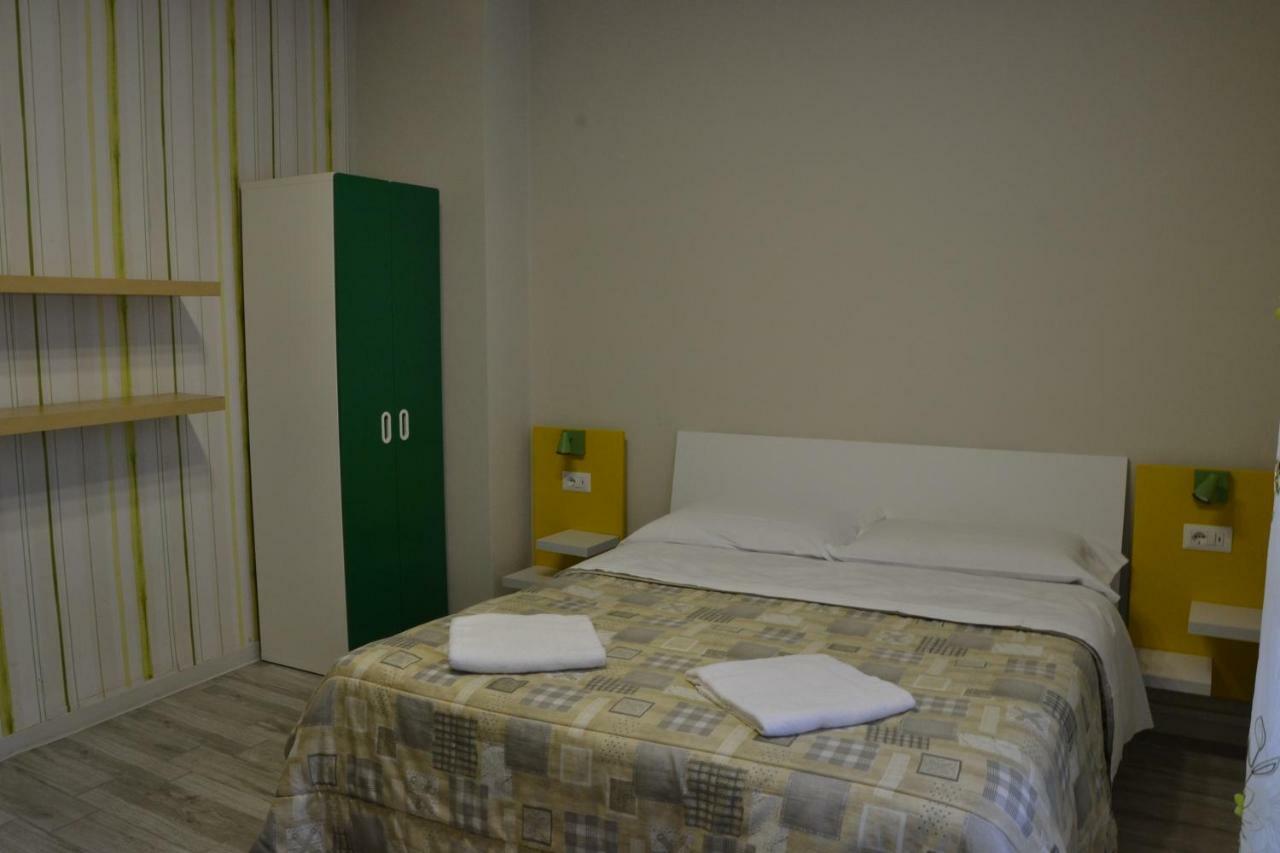 Leonardo Tourist House Hotel Firenze Bagian luar foto
